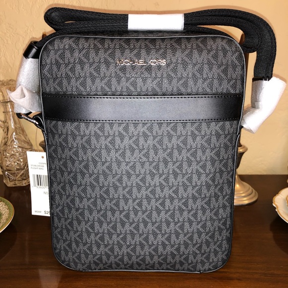 💥SOLD💥 - Micheal Kors - Cooper Flight Bag - NWT - Picture 14 of 15